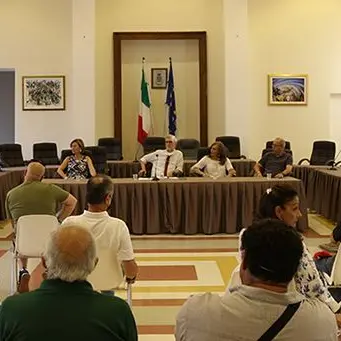 Comunali a Castrovillari, le liste civiche incontrano il centrosinistra: si tenta l'alleanza