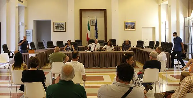 Comunali a Castrovillari, le liste civiche incontrano il centrosinistra: si tenta l'alleanza