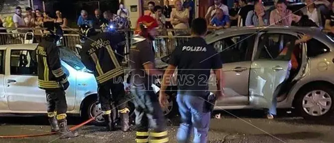 Cosenza, tragico incidente in città tra due auto: muore una giovane mamma