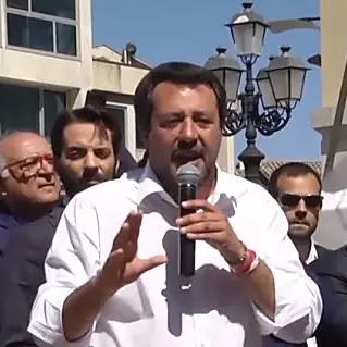 Migranti, Salvini: «Il Governo spalanca i porti anche al coronavirus»