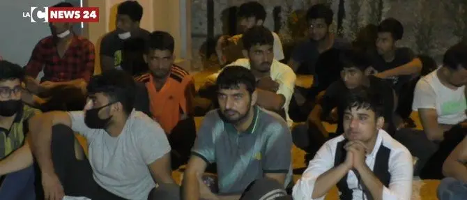 Roccella, in isolamento i cinque migranti minori positivi al Coronavirus