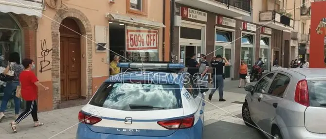 Cosenza, tentò di rapinare una banca: arrestato pregiudicato