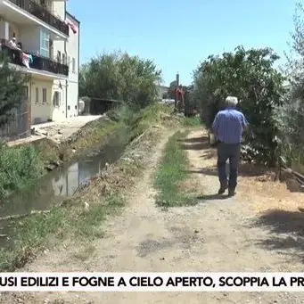 Edifici abusivi e fogne a cielo aperto, monta la protesta a Corigliano Rossano