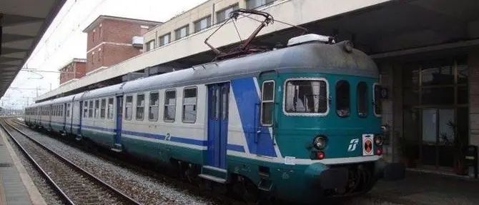 Trasporti: Trenitalia aumenta le corse sull'asse tirrenico, sullo Jonio continuano i tagli