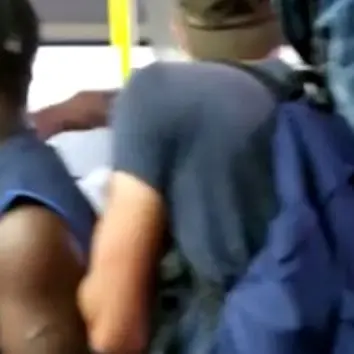 Migrante insultato su bus a Catanzaro: aveva occupato un posto vietato dalle norme anti-Covid