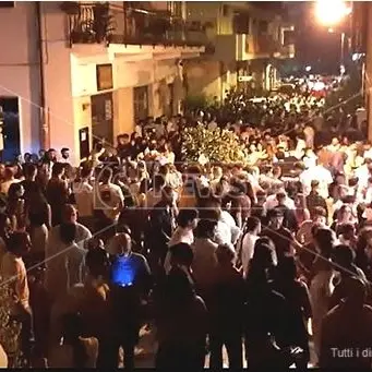 Soverato, blitz nei bar della movida: chiuso locale per assembramento
