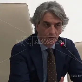 Consiglio, centrosinistra spaccato. Aieta difende Sculco: «Non siamo la succursale del Pd»