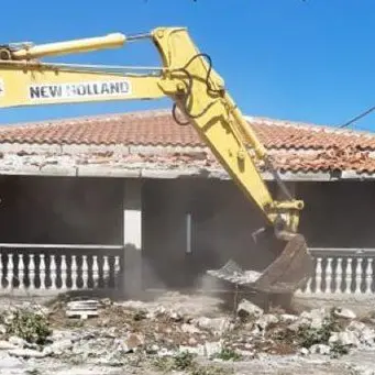 Crotone, demolite tre ville del boss Grande Aracri: ci sono voluti 22 anni