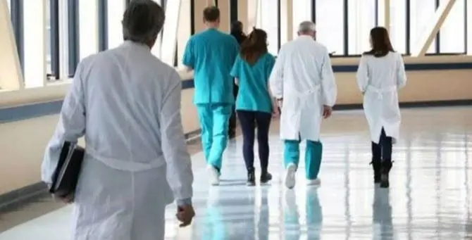 Catanzaro, ore pagate e non lavorate: gli ospedali chiedono i soldi ai dipendenti