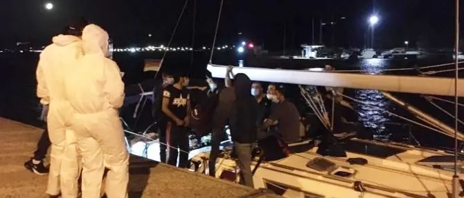 Roccella, isolamento migranti positivi: il sindaco Zito scrive a Santelli e Asp