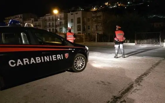 Cento grammi di marijuana nascosti in hotel, tre arresti nel Cosentino