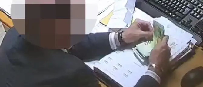 Toghe sporche, il commercialista Schiavone passa ai domiciliari