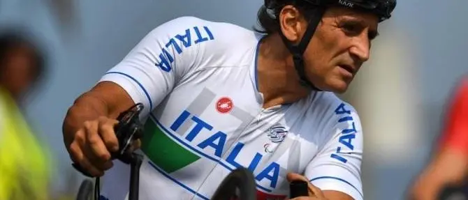 Alex Zanardi lascia l'ospedale dopo oltre un mese di ricovero e tre interventi