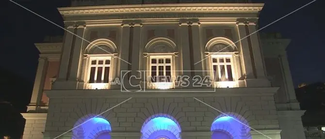 Il teatro riparte: la piazza del Rendano di Cosenza si trasforma in un'arena estiva