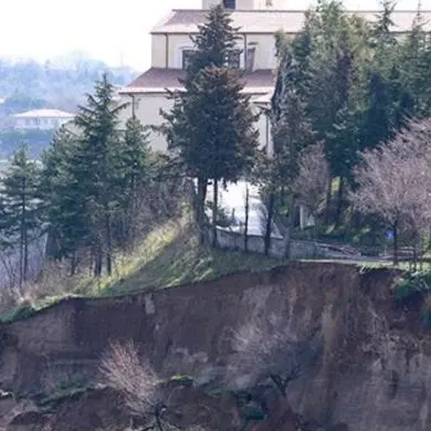 Frana a Castrovillari, avviato iter per i lavori sul colle della Madonna del Castello