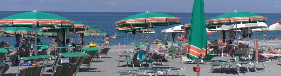 Turismo in Calabria, a luglio boom a metà: lidi già affollati, strutture alberghiere in ripresa