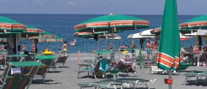 Turismo in Calabria, a luglio boom a metà: lidi già affollati, strutture alberghiere in ripresa
