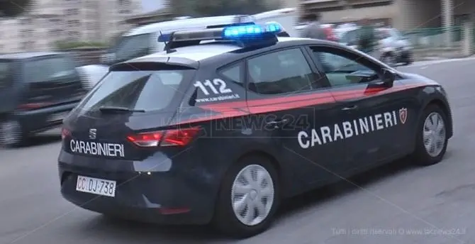 Cosenza, cadavere rinvenuto in via degli Stadi: carabinieri sul posto