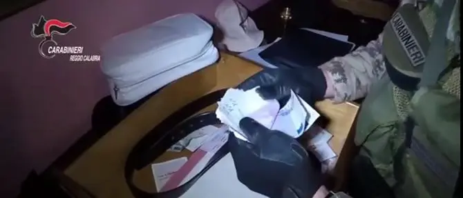 ‘Ndrangheta, sgominata rete di protezione dei latitanti: 14 arresti nel Reggino (NOMI)