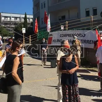 Sanità, Cgil in piazza a Castrovillari: «Riaprire gli ambulatori e potenziare l'ospedale»