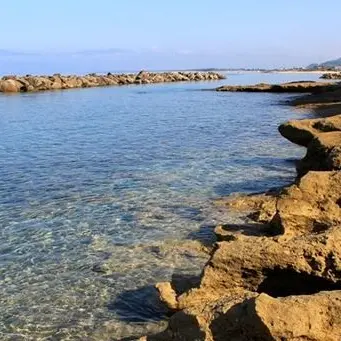 Pizzo, la beffa del Malferà beach: l’oasi per disabili chiusa dal Comune