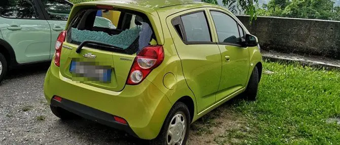 Falerna, danneggiata auto del segretario comunale. Menniti: «Non mi fermo»