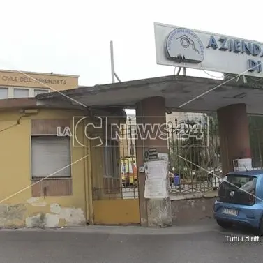 Cosenza, complesso doppio intervento chirurgico su una donna incinta