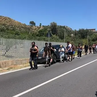 Sbarcati nella Locride altri 60 migranti. Tra di loro anche famiglie e bambini