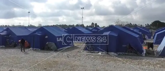 Chiusura tendopoli, l’iter prosegue ma è ancora mistero sugli alloggi per migranti