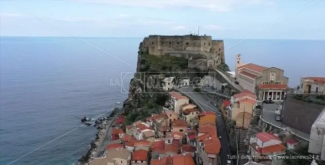 Scilla, turista positiva al coronavirus: controlli per ricostruire la rete dei contatti