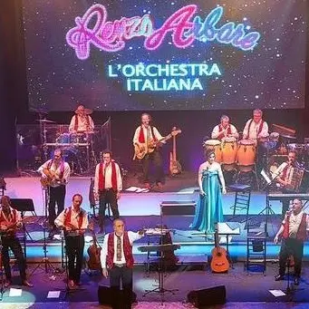 Renzo Arbore e la sua Orchestra Italiana in tour: due le tappe in Calabria
