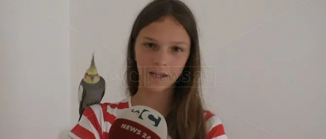 Un pappagallo per amico, la storia a lieto fine di Monè e Simona