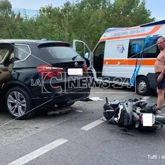 Grave incidente sulla statale 18 nel Cosentino: in condizioni critiche un 23enne