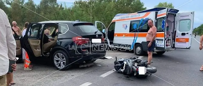 Grave incidente sulla statale 18 nel Cosentino: in condizioni critiche un 23enne