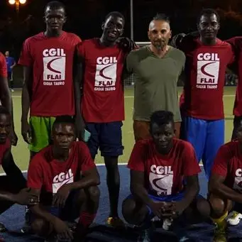 Una squadra di migranti nel torneo di calcetto: l’idea di Flai Cgil a favore dell’integrazione