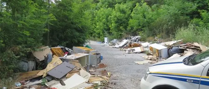 Discariche abusive nella Sila: sotto sequestro sei aree a San Giovanni in Fiore