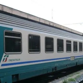 In Calabria il distanziamento sui treni non c'è dal 24 luglio ma ora la Regione “valuta”