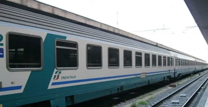 In Calabria il distanziamento sui treni non c'è dal 24 luglio ma ora la Regione “valuta”