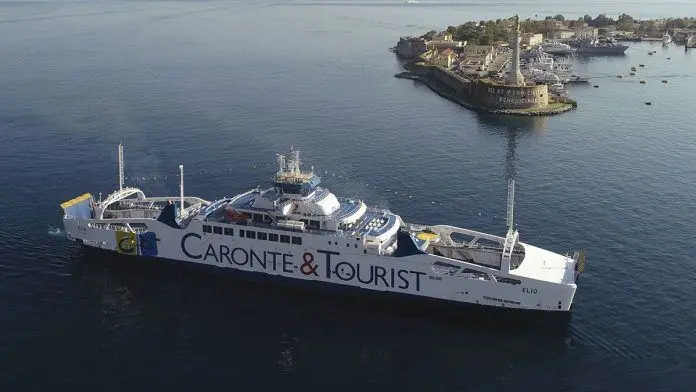 Traghetti Messina, l'Antitrust contro Caronte e Tourist: «Prezzi troppo alti»