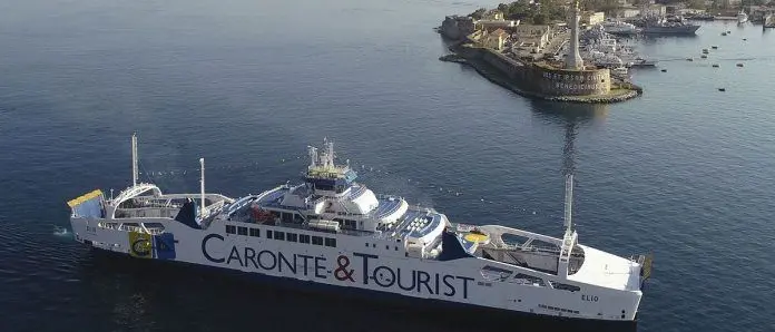 Traghetti Messina, l'Antitrust contro Caronte e Tourist: «Prezzi troppo alti»