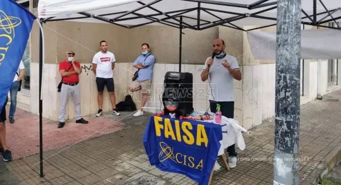 Corigliano-Rossano, scoppia la protesta dei dipendenti delle autolinee: video