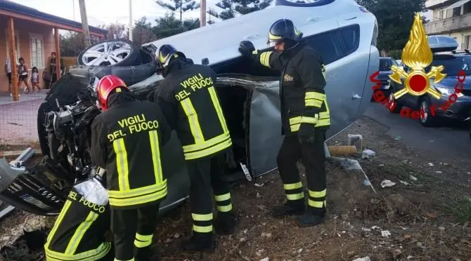 Incidente tra due auto nel Crotonese, ferito anche un bambino