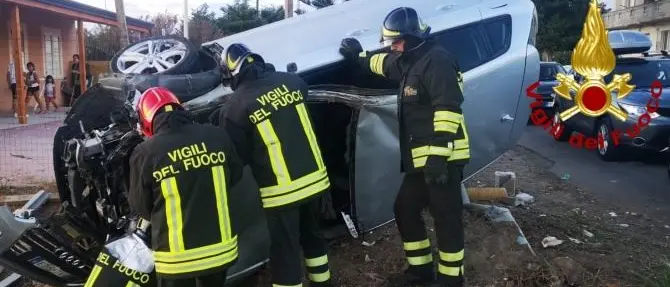 Incidente tra due auto nel Crotonese, ferito anche un bambino