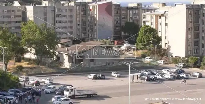 Catanzaro, blitz nel quartiere rom di via Teano: avviata azione di bonifica