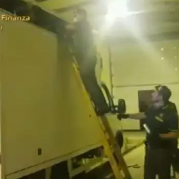 Con 52 chili di droga in un camion frigo proveniente dalla Calabria, arrestato
