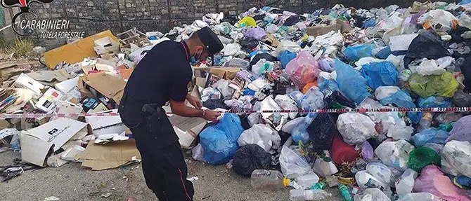 Irregolarità nella gestione rifiuti, sotto sequestro l’isola ecologica di Canna