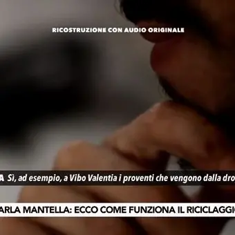 Così vengono ripuliti i soldi sporchi dei clan: il pentito Mantella racconta l’economia criminale