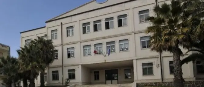 Sciolti i comuni di Cutro e Sant'Eufemia d'Aspromonte