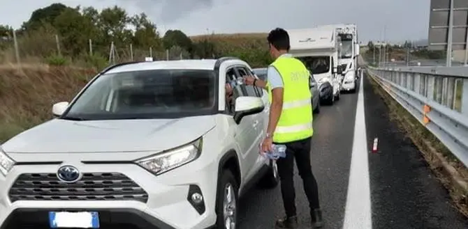 Esodo estivo, altro giorno da incubo per gli imbarchi dalla Calabria alla Sicilia: 3 ore di attesa