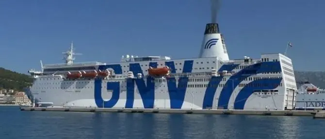 Migranti, aggiudicata la gara per la seconda nave che sorveglierà la Calabria